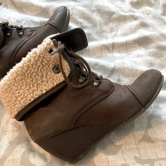 Blowfish Shoes Blowfish Size 8 Brown Wedge Heeled Bootie Poshmark